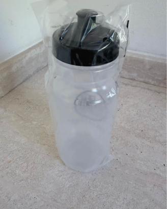 Borraccia acqua trasparente sportiva tappo nero