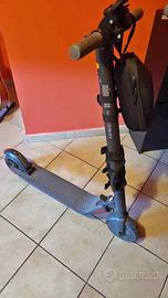 Monopattino elettrico Ninebot by Segway 