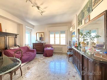 Appartamento con 3 camere in Via Monte Nero
