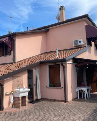 Villa di 200 m² con più di 5 locali e box auto dop
