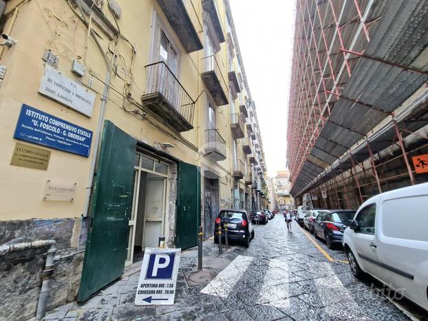 DEPOSITO A NAPOLI