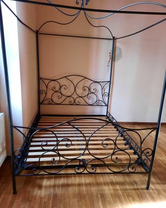 LETTO A BALDACCHINO