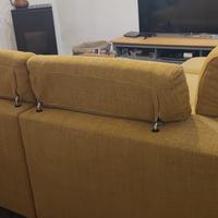 ampio divano con Chase long.