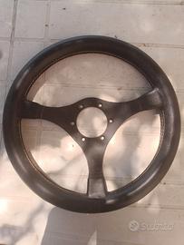 Volante per auto d'epoca.