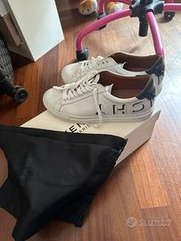 Scarpe givency