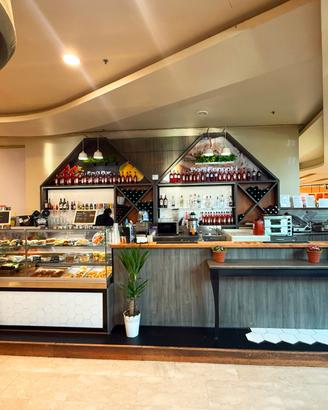 Bar paninoteca in rinomato centro commerciale