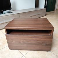 Comodino con un cassetto 