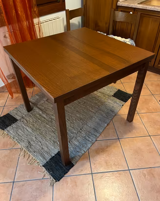Tavolo in legno allungabile