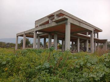 Villa singola panoramica in costruzione