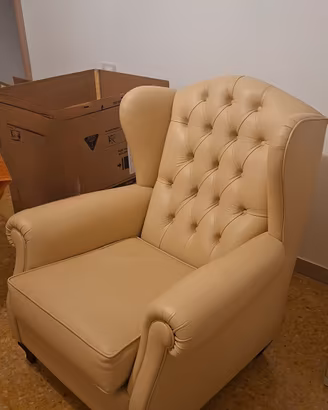 POLTRONA BERGÈRE CLASSICA IN PELLE CAPITONNÈ