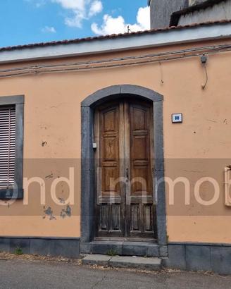 Casa singola con garage a Linguaglossa