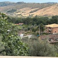 Piccolo casale con terreno