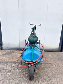 Pompa a carriola per disinfettanti e diserbanti