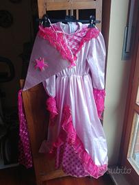 Vestito di Carnevale rosa da fatina o principessa.