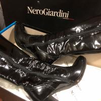 Stivali pelle verniciata Nero Giardini