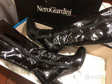 Stivali pelle verniciata Nero Giardini