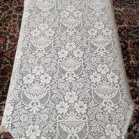 Tenda color avorio, in cotone,lavorata ad intaglio