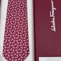 Cravatta Salvatore Ferragamo NUOVA con cartellino