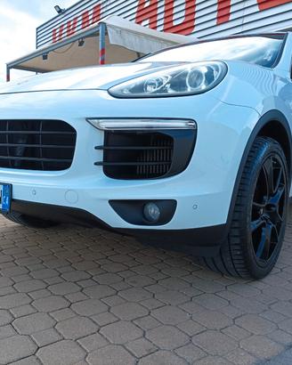 Porsche Cayenne 3.0 Diesel 250CV RESTYLING