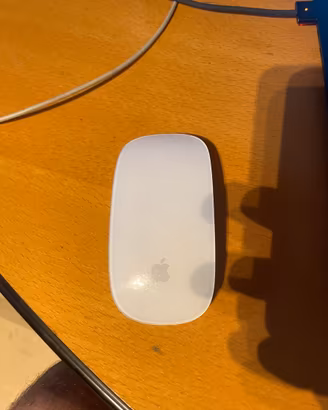 Apple Magic Mouse 2 originale, modello A1657.