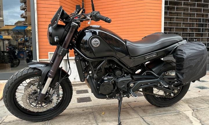 Benelli Leoncino Trail