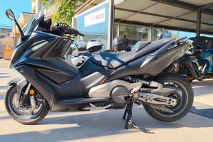 Kymco AK 550