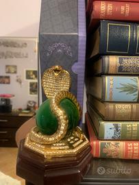 Statuetta con serpente
