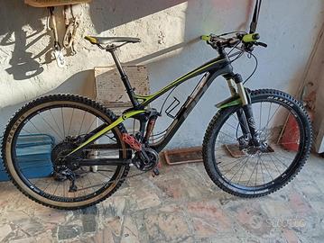 mountainbike BH in carbonio