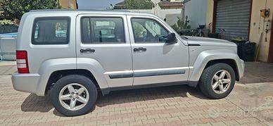 jeep cherokee 2.8 d