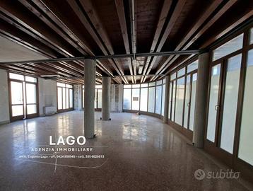 Immobile di 655 m² con 2 locali a Nove