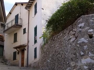 Immobile di tre piani ad arcinazzo romano