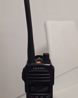 Radio YAESU FT-4X DUAL BAND 