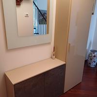 Mobile ingresso con specchio