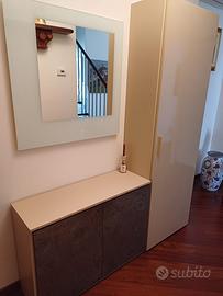 Mobile ingresso con specchio