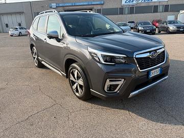 Subaru Forester 2.0 e-Boxer MHEV CVT Lineartronic 