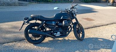 Moto Guzzi v7 850 stone 09/2022 3500 km
