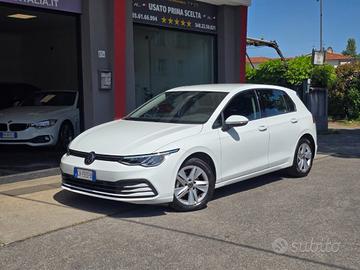 VOLKSWAGEN Golf 8 Berlina 2.0 TDI 150 CV DSG Uni
