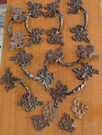 8 maniglie in ottone e 4 bocchette stile lyberti