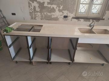 Top in quarzo per cucina con vasche