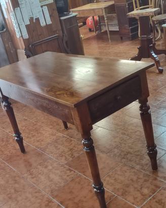 tavolo rustico tutto in legno di castagno