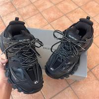 Balenciaga Track nere