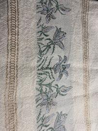 Tappeto da tavola-in lino damascato, ricami dorati