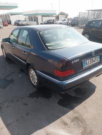 MERCEDES C220 