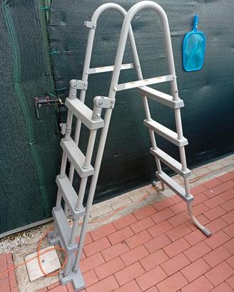scaletta per piscina 