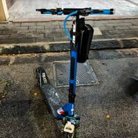 Monopattino elettrico aprilia tuareg