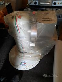 Dominioni macchina per pasta