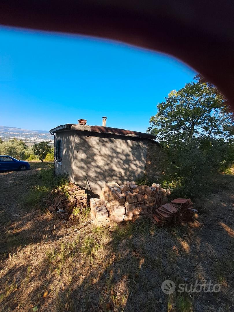 terreno con rustico accatastato per 44 mq - Vista 5