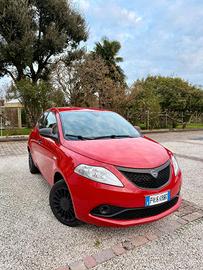 Lancia Ypsilon elefantino blu start&stop