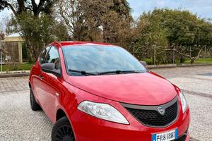 Lancia Ypsilon elefantino blu start&stop