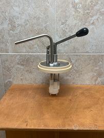 Dosatore per alimenti